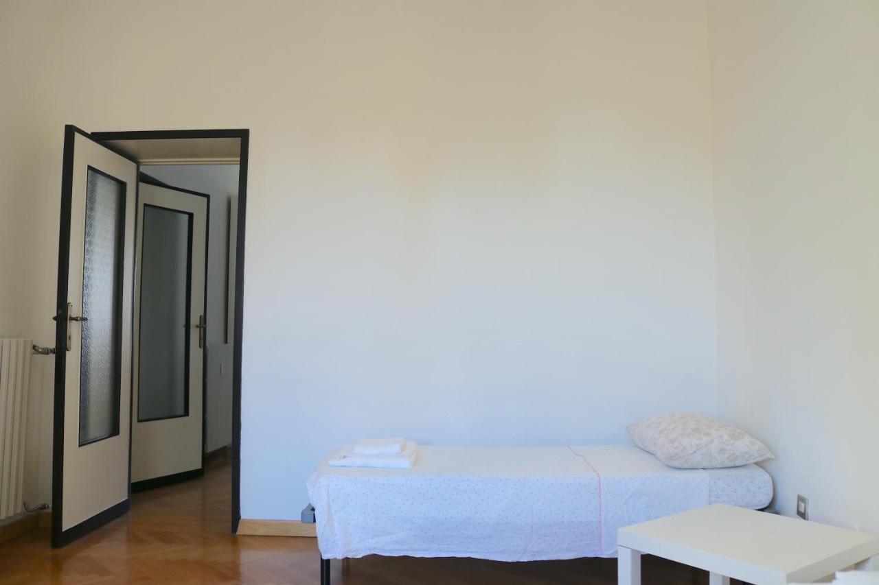 Sant Ambrogio Mansion - Via Olona Leilighet Milano Eksteriør bilde